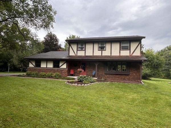 W305N5690 N Stevens Rd, Merton, WI 53029