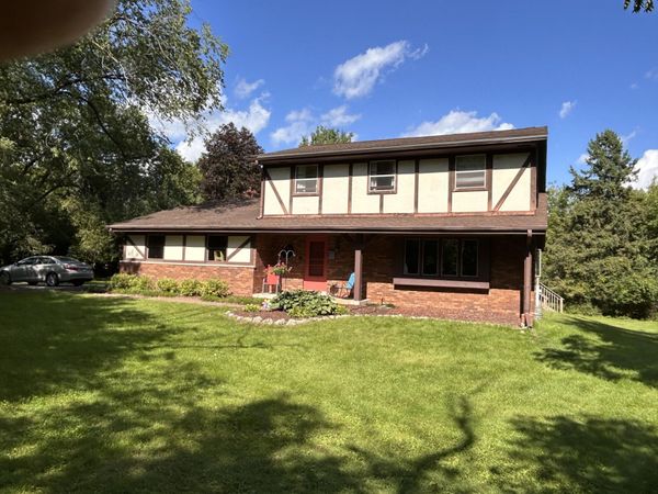 W305N5690 N Stevens Rd, Merton, WI 53029