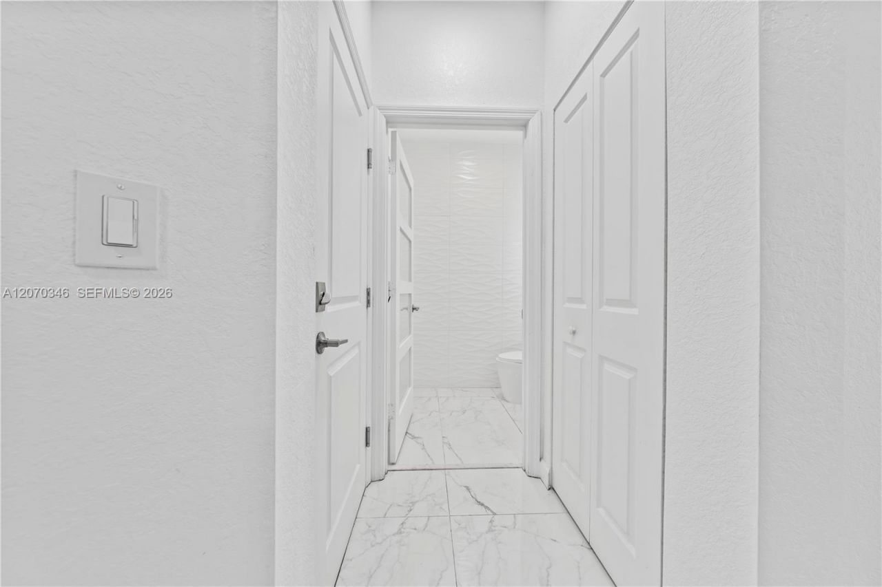 20576 NE 5th Pl, Miami, FL 33179 Photo