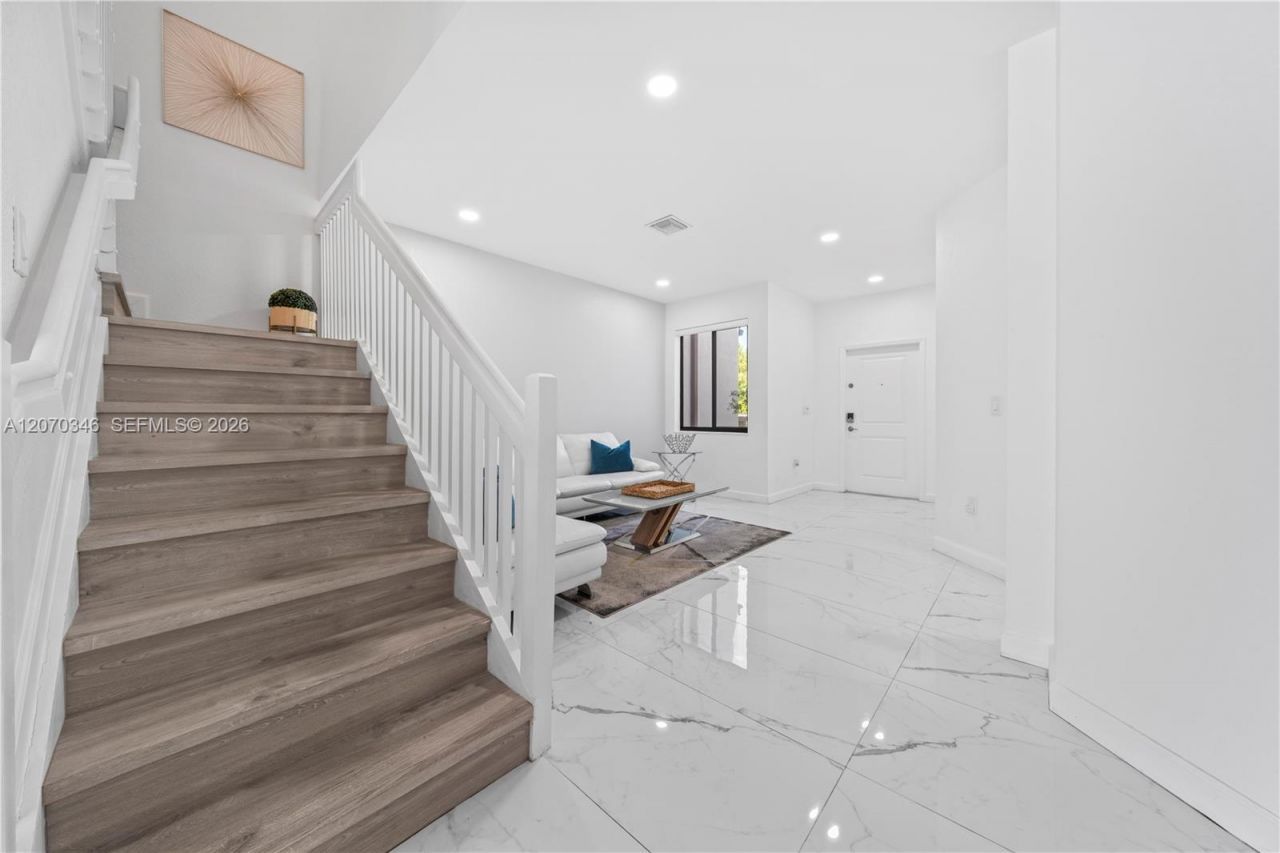 20576 NE 5th Pl, Miami, FL 33179 Photo