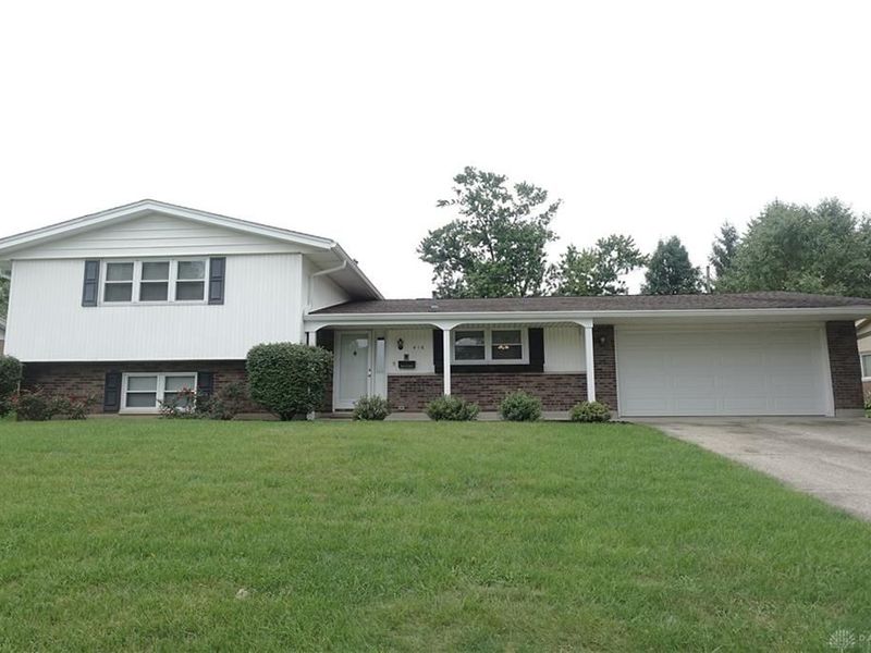 416 Rising Hill Drive, Fairborn, OH 45324 Photo 2