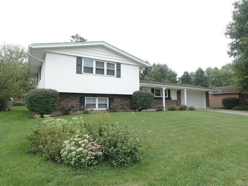 416 Rising Hill Drive, Fairborn, OH 45324 Photo 3