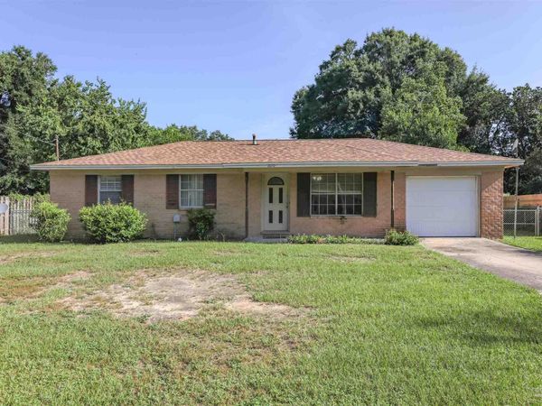 2070 Curry Cir, Pensacola, FL 32504