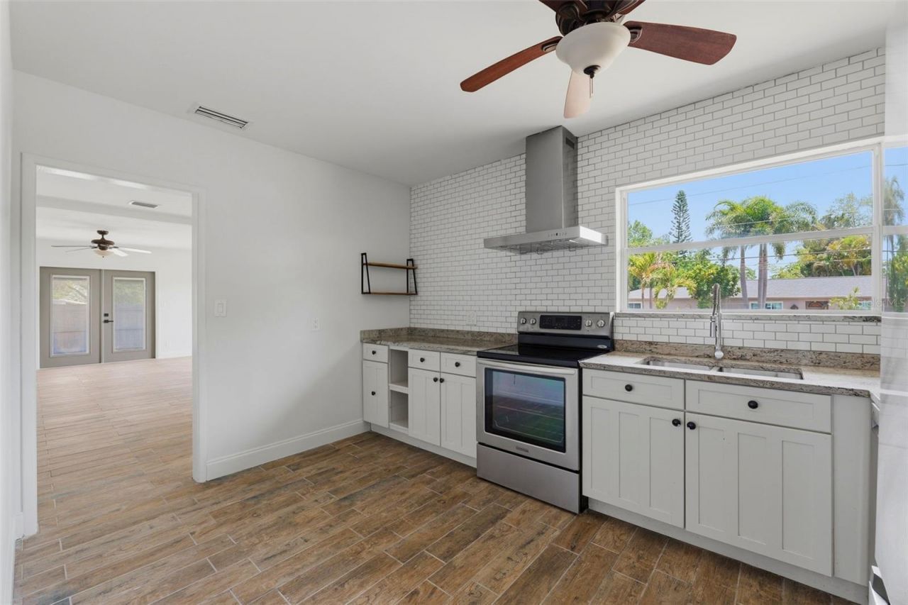 3030 A 5th Street N, Saint Petersburg, FL 33704 Photo