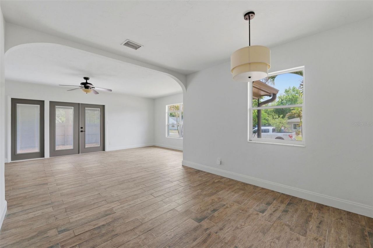 3030 A 5th Street N, Saint Petersburg, FL 33704 Photo