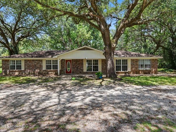 9121 Prairiebrook Road, Moss Point, MS 39562