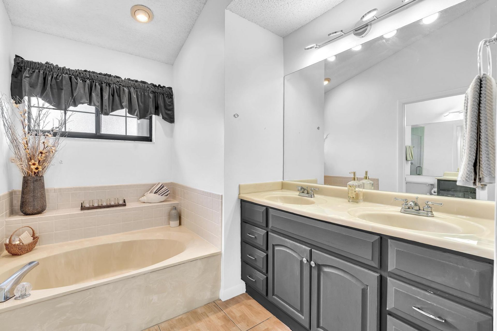 8099 Cassia Drive, Boynton Beach, FL 33472 Photo