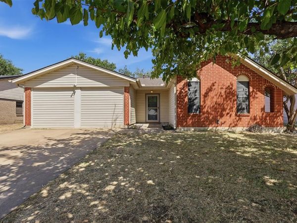 1420 Laurel Lane, Cleburne, TX 76033