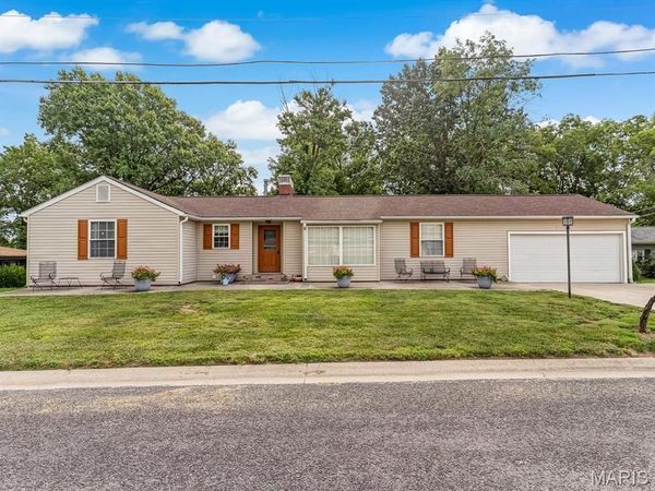 138 E Crestview Drive, Columbia, IL 62236