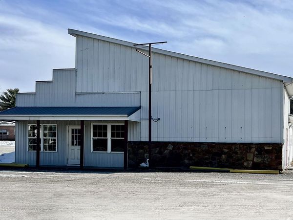 686 S Maple Street, Orleans, IN 47452
