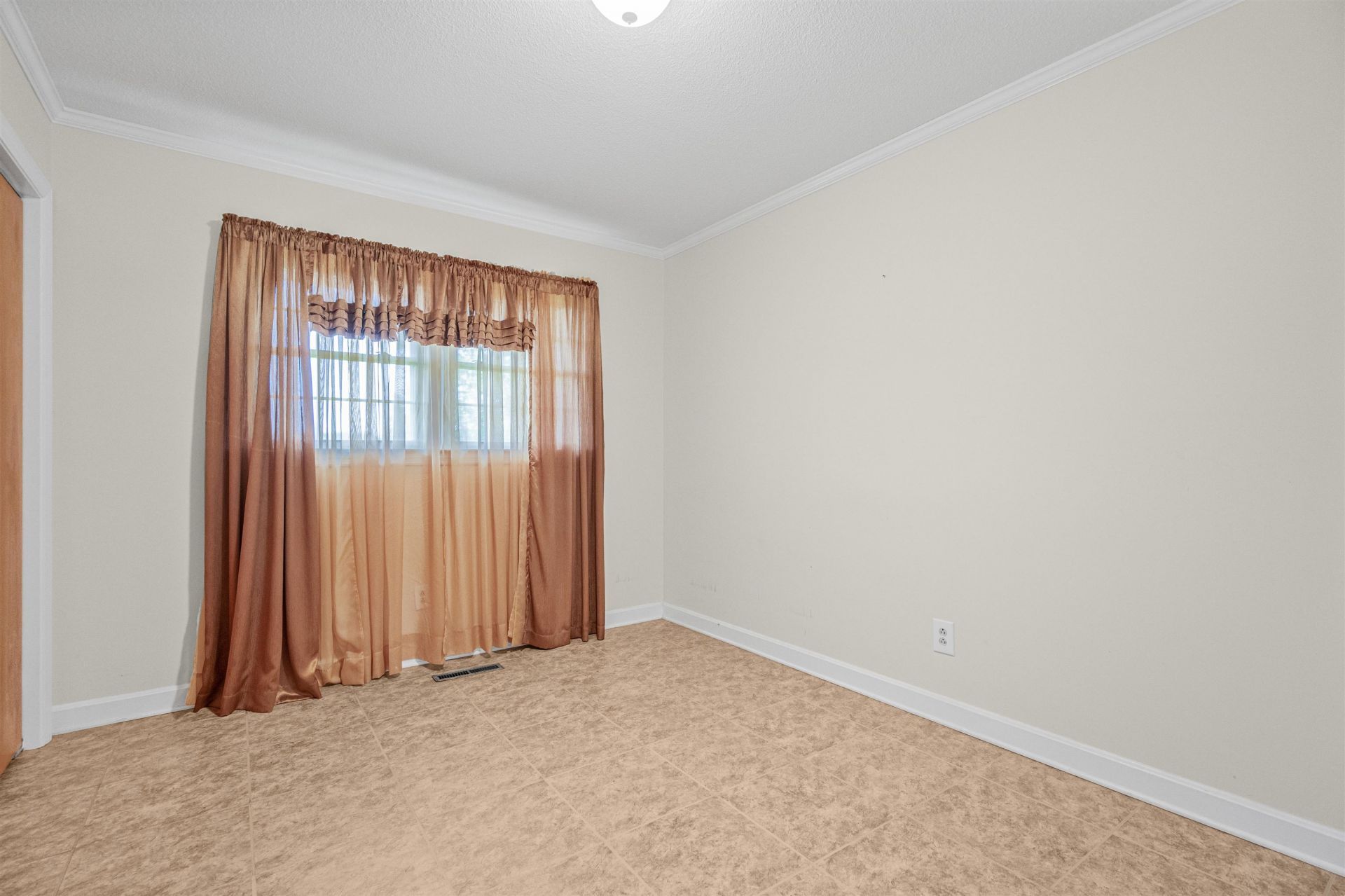 948 Whispering Pines Rd. Photo 19