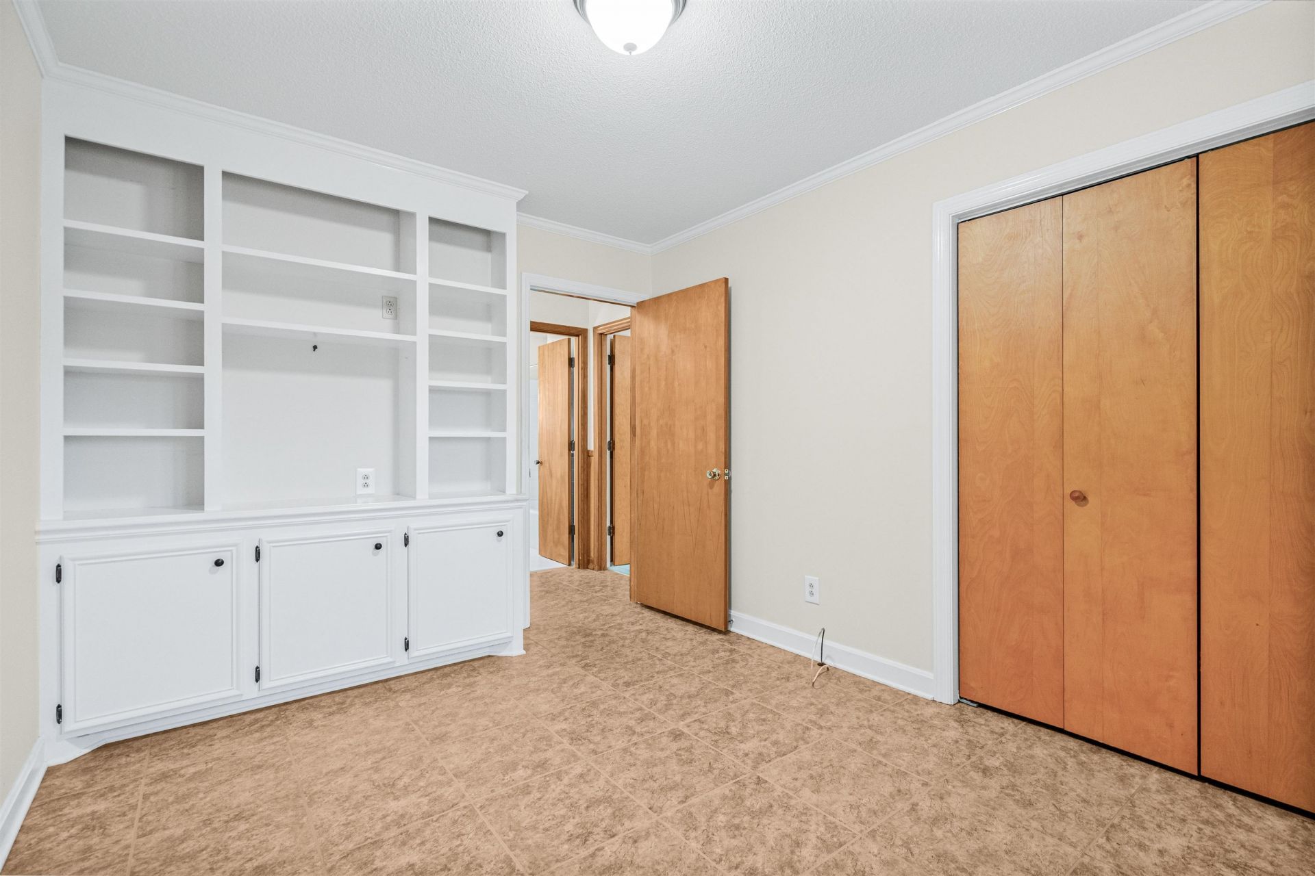 948 Whispering Pines Rd. Photo 20