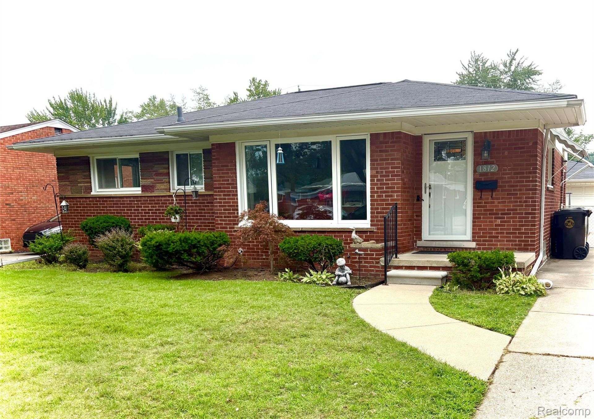 1812 E Longmeadow Road, Trenton, Mi 48183 Main Photo
