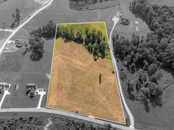 208 Beartown Rd, Loretto, TN 38469