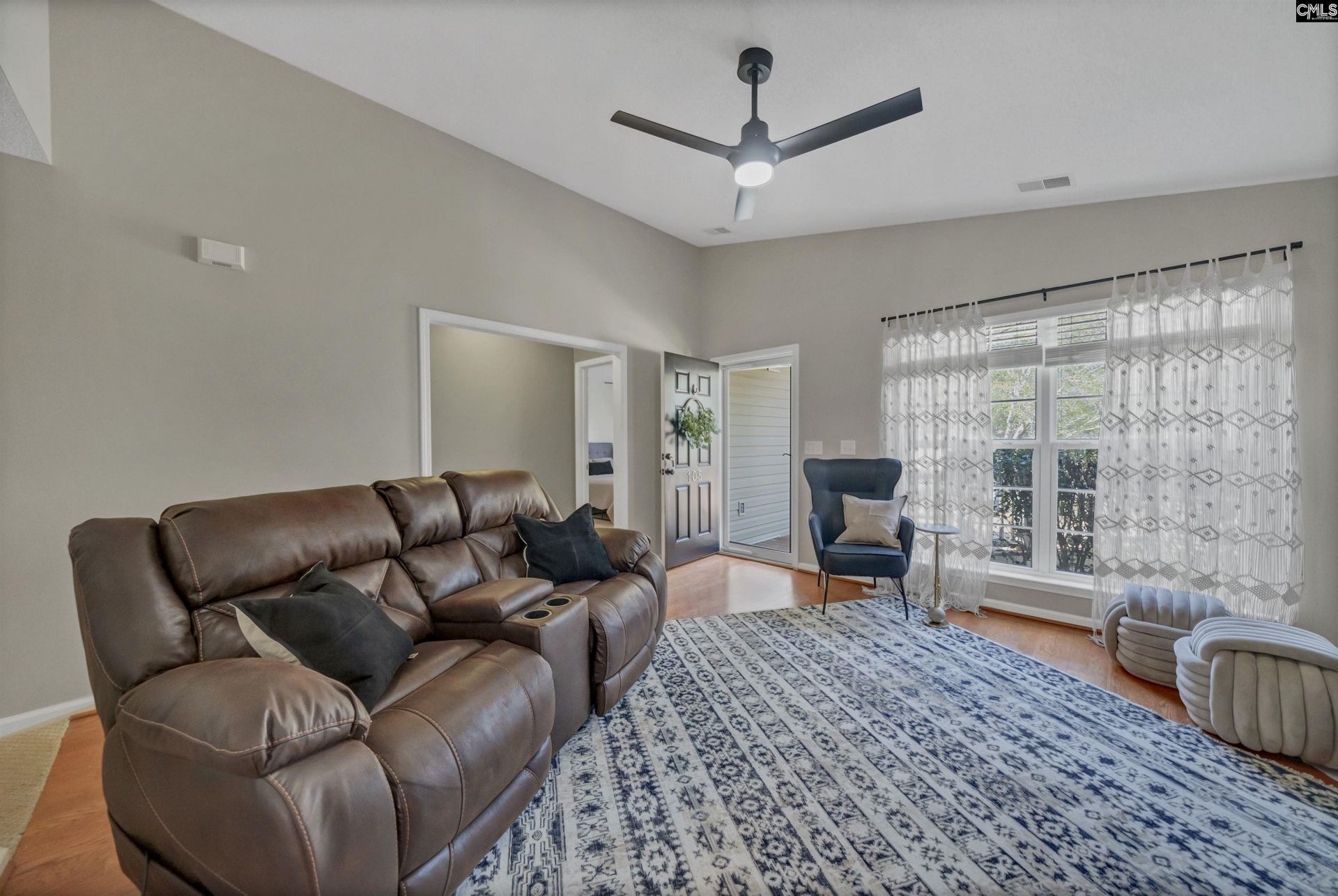 105 Southampton Drive Photo 5