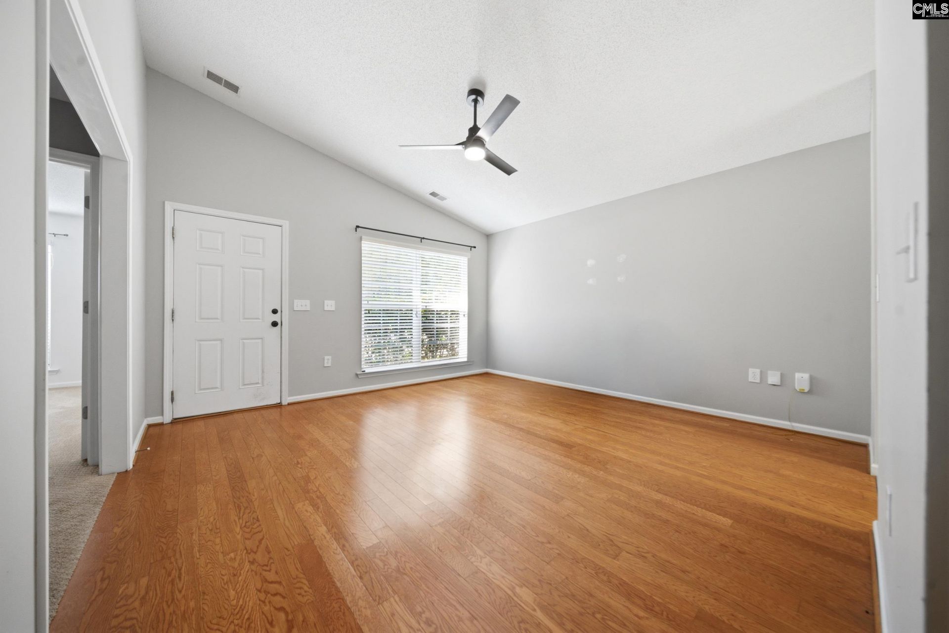 105 Southampton Drive Photo 6