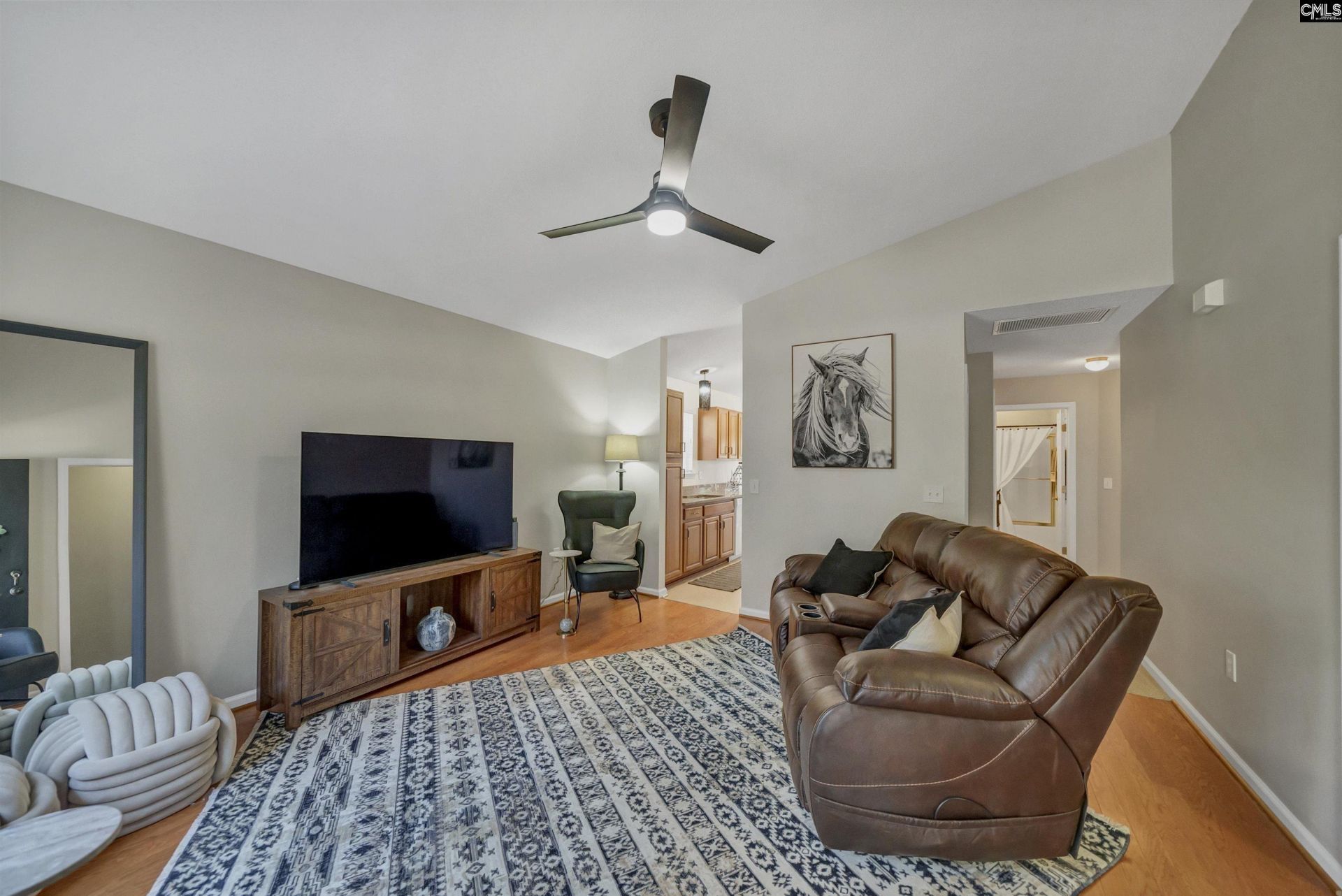 105 Southampton Drive Photo 7