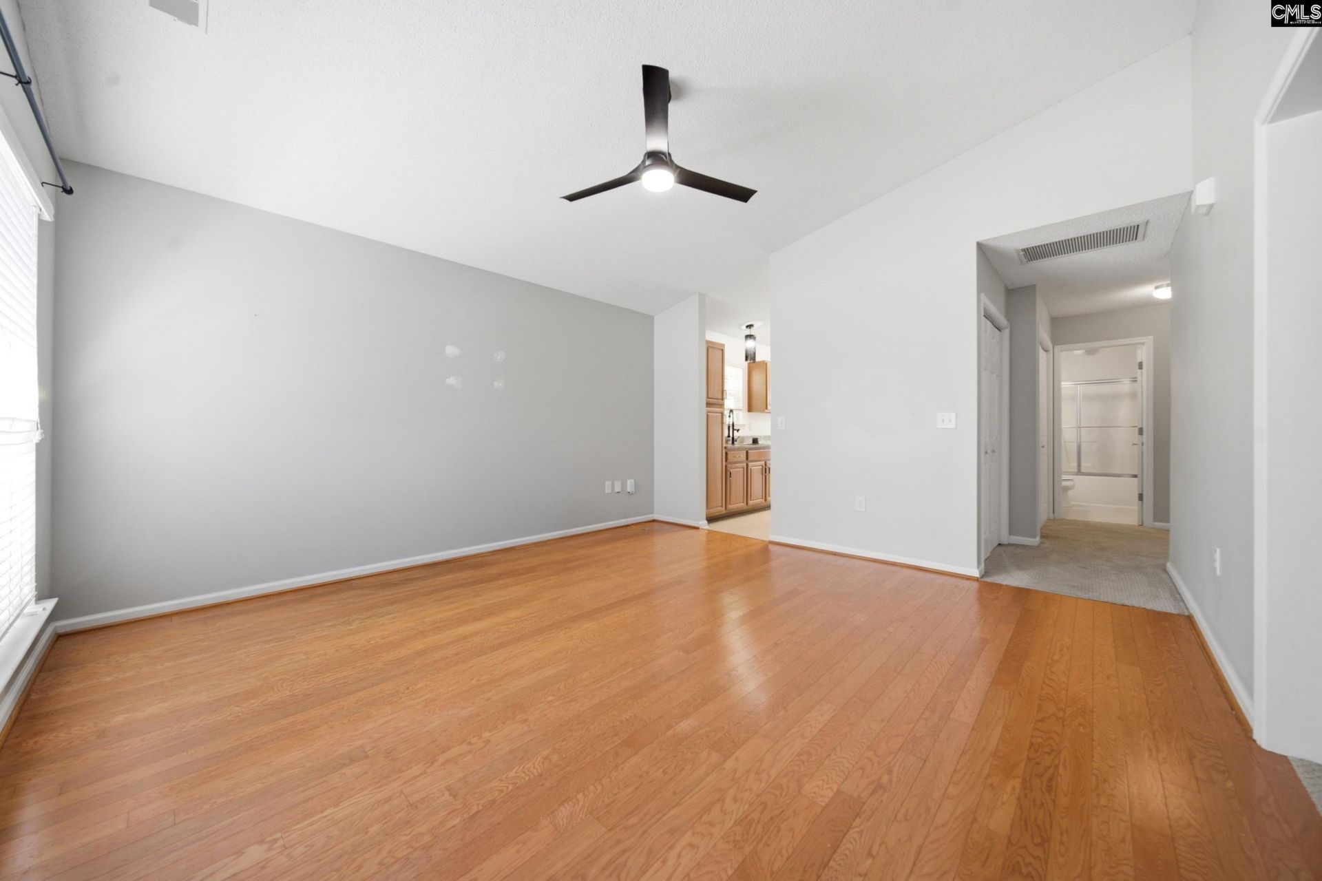 105 Southampton Drive Photo 8
