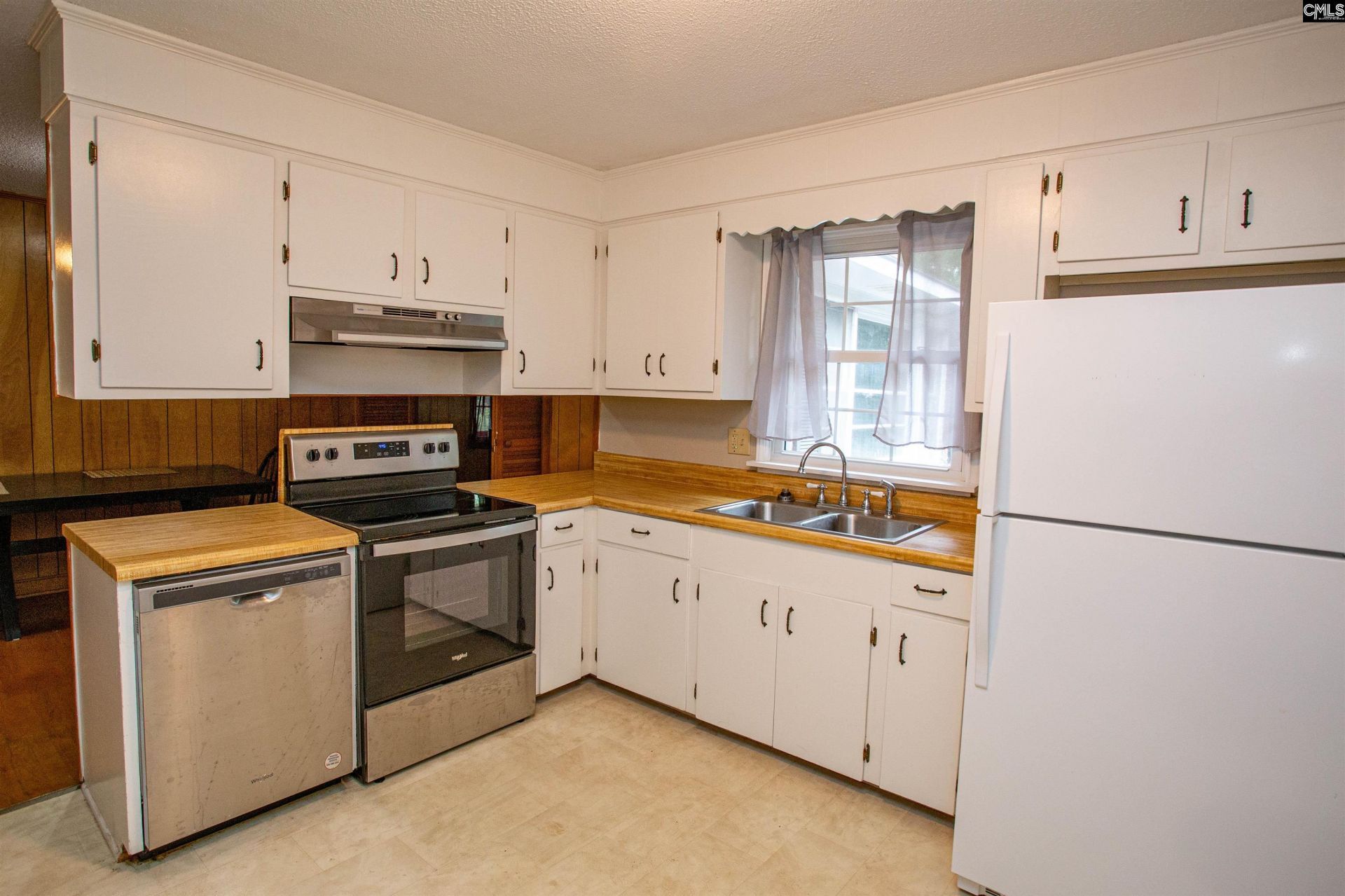 5450 Oakcrest Road Photo 9