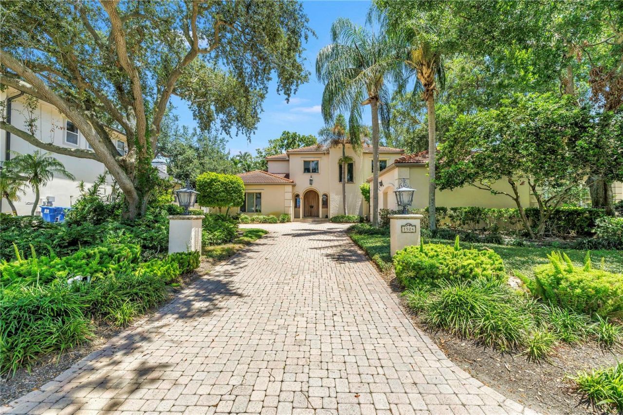 1524 Brightwaters Boulevard Ne, Saint Petersburg, FL 33704 Photo