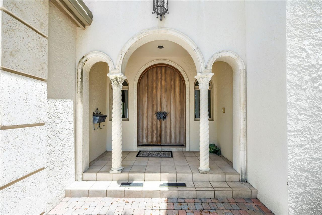 1524 Brightwaters Boulevard Ne, Saint Petersburg, FL 33704 Photo