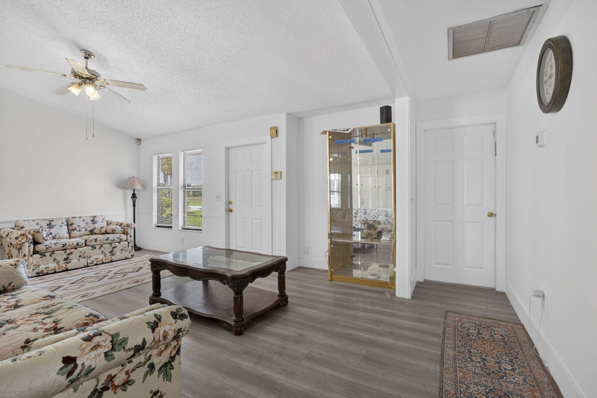 254 La Mancha Avenue, Royal Palm Beach, FL 33411 Photo
