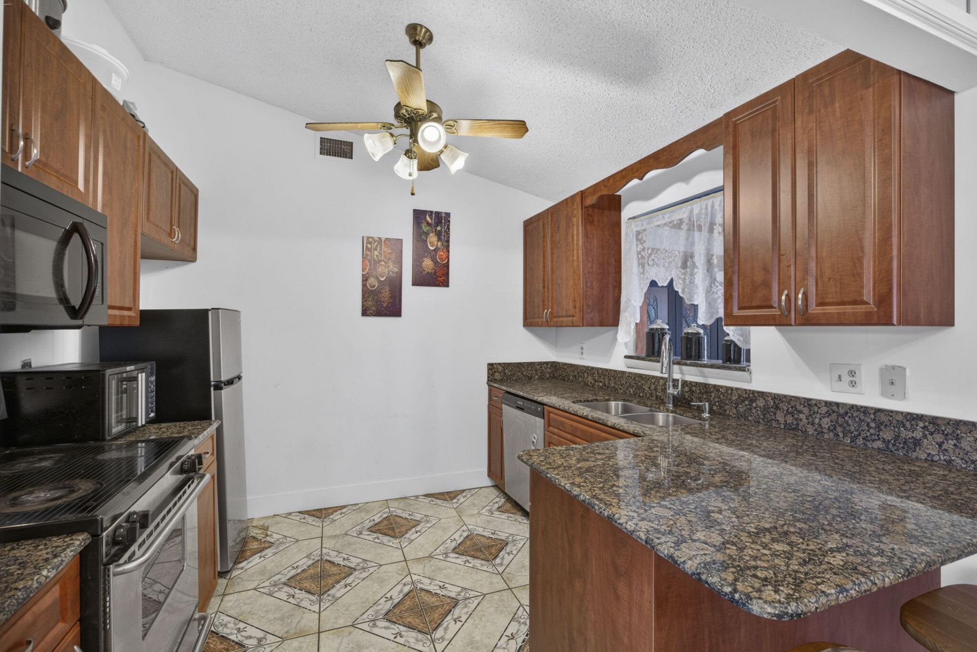 254 La Mancha Avenue, Royal Palm Beach, FL 33411 Photo