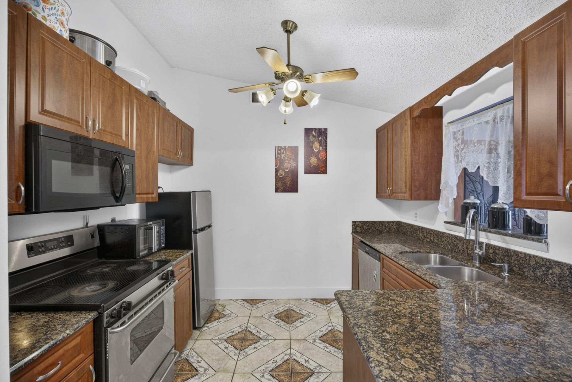 254 La Mancha Avenue, Royal Palm Beach, FL 33411 Photo