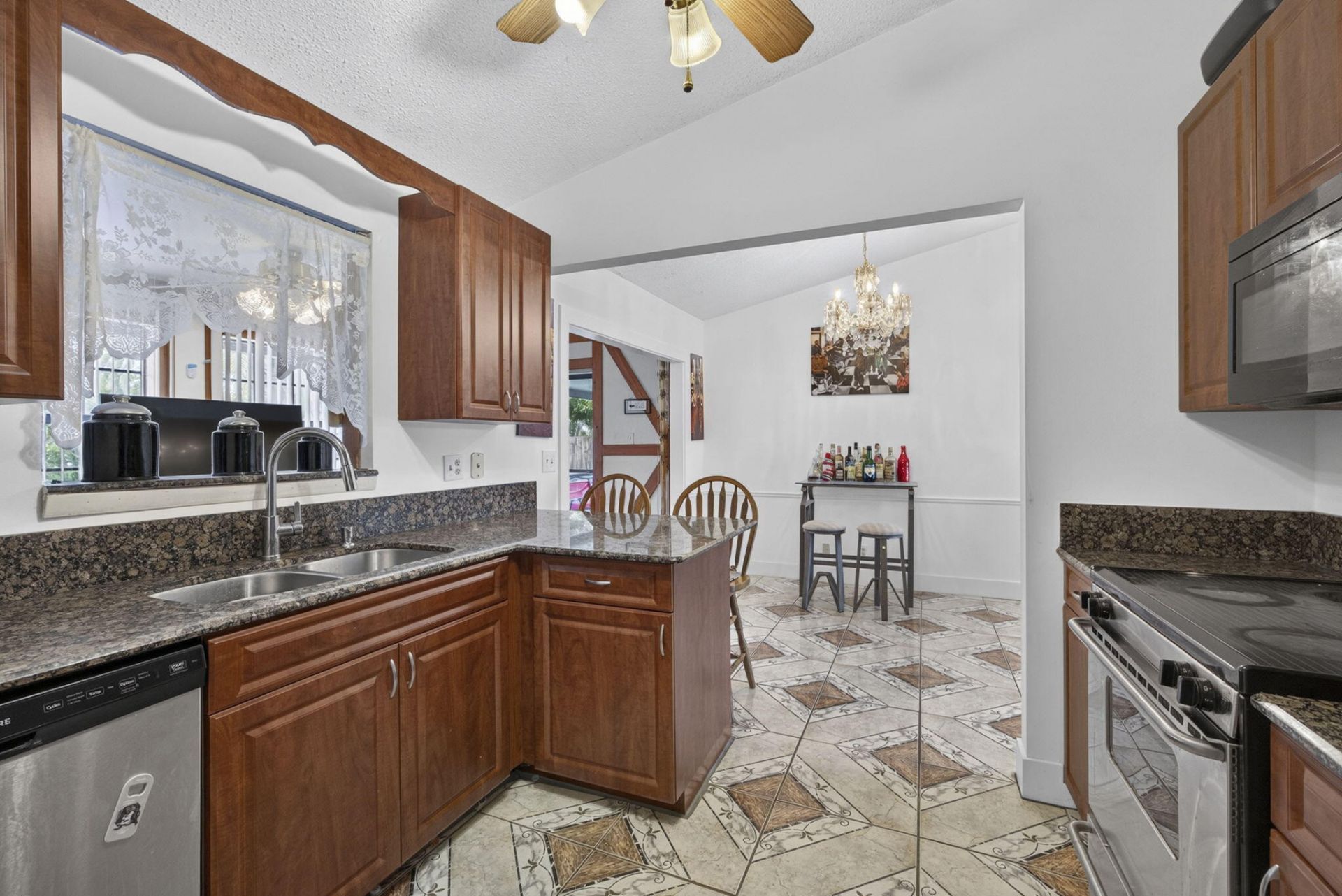254 La Mancha Avenue, Royal Palm Beach, FL 33411 Photo