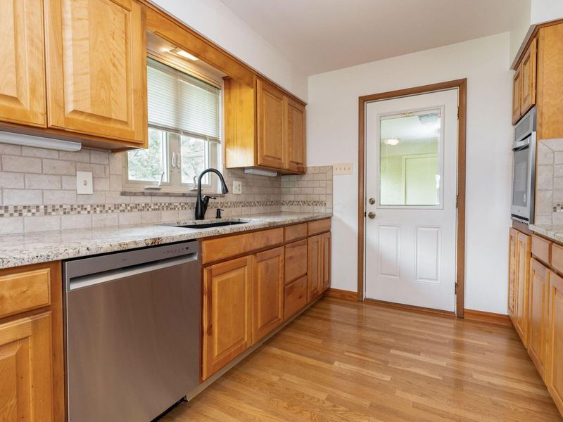 2031 Haviland Road, Columbus, OH 43220 Photo 11