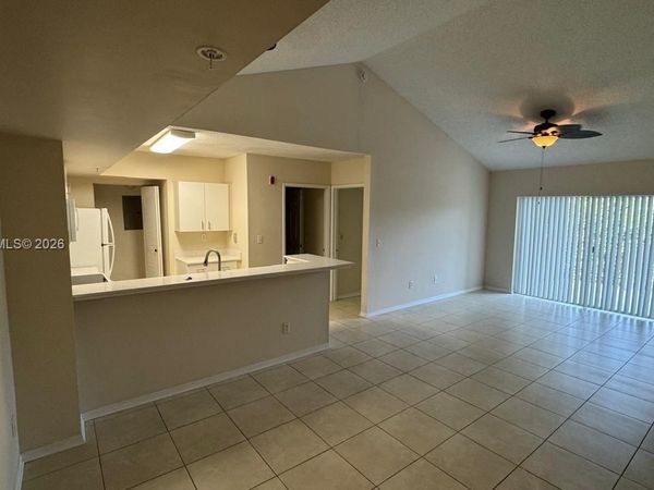 2600 S University Dr , Unit 325, Davie, FL 33328