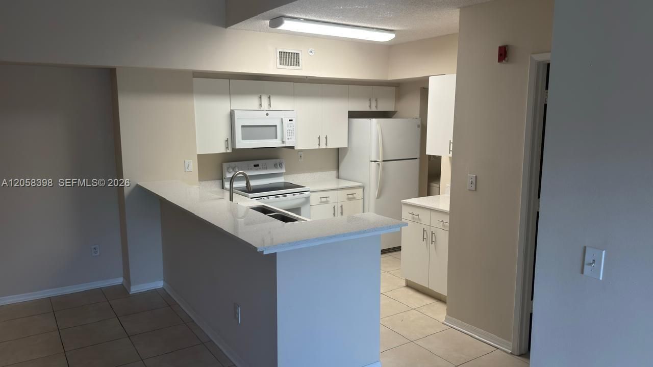 2600 S University Dr , Unit 325, Davie, FL 33328 Photo