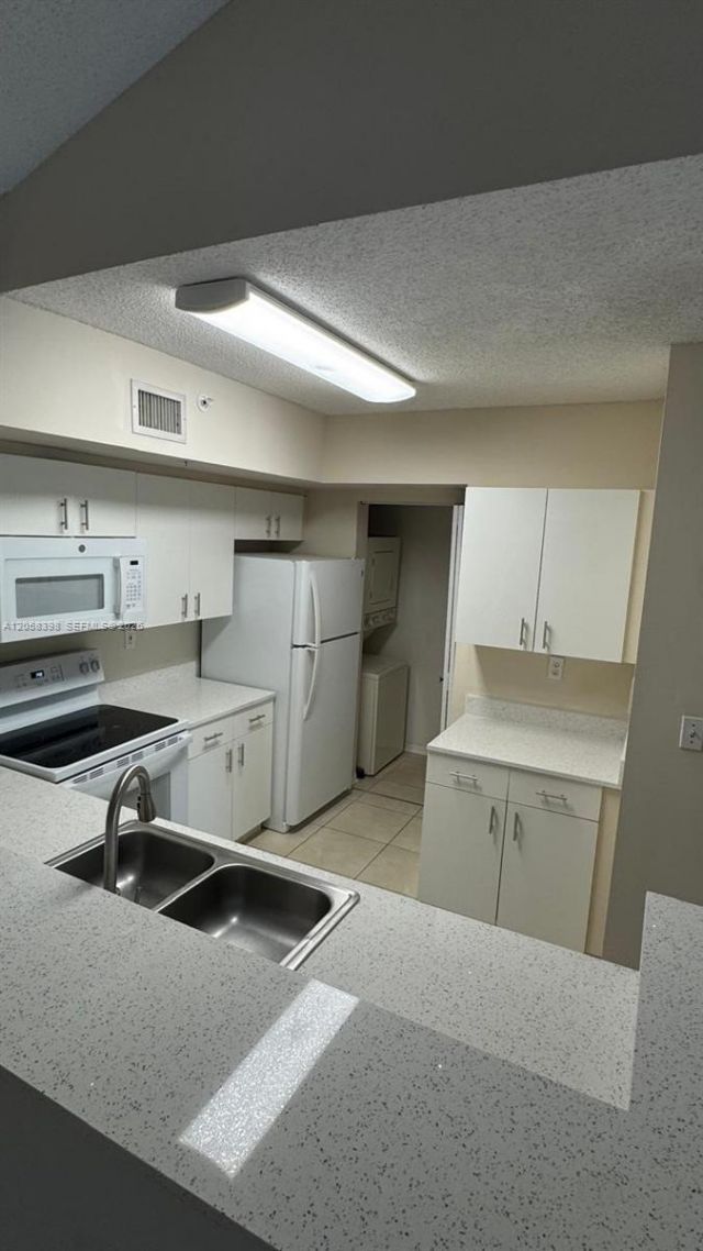 2600 S University Dr , Unit 325, Davie, FL 33328 Photo