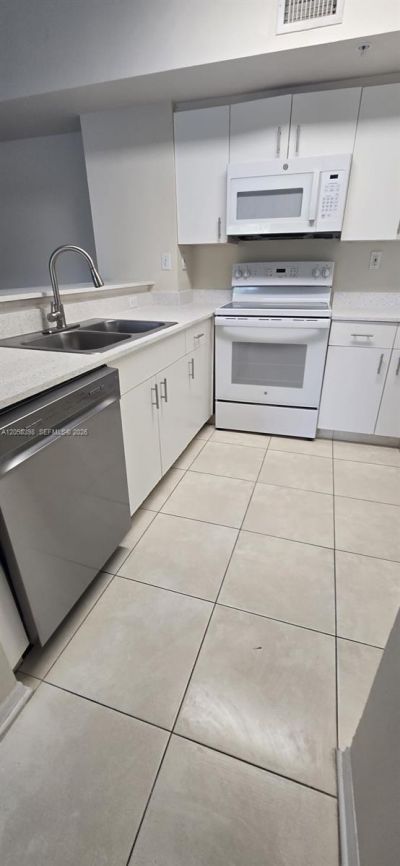 2600 S University Dr , Unit 325, Davie, FL 33328 Photo