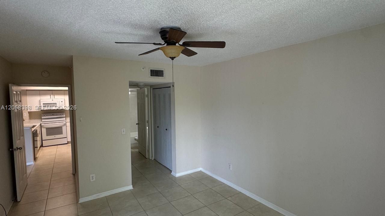 2600 S University Dr , Unit 325, Davie, FL 33328 Photo