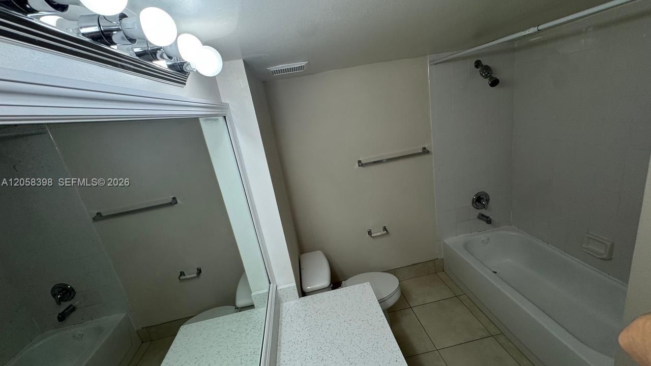 2600 S University Dr , Unit 325, Davie, FL 33328 Photo