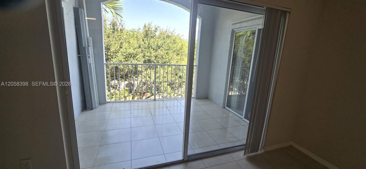 2600 S University Dr , Unit 325, Davie, FL 33328 Photo