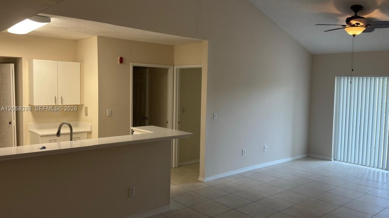 2600 S University Dr , Unit 325, Davie, FL 33328 Photo