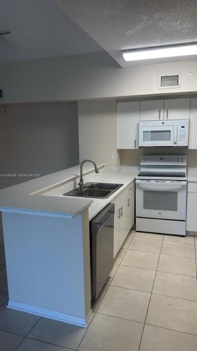 2600 S University Dr , Unit 325, Davie, FL 33328 Photo