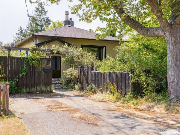 1541 Burton Ave, Victoria, BC V8T 2N3