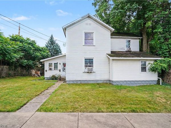 17 Wilson Avenue , Girard, OH 44420