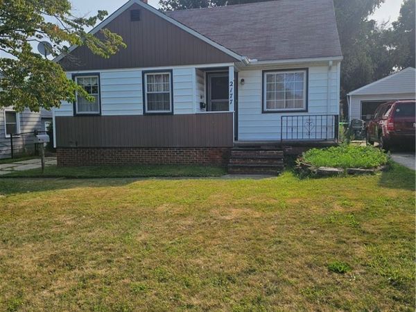 2177 Green Ridge Drive, Wickliffe, OH 44092