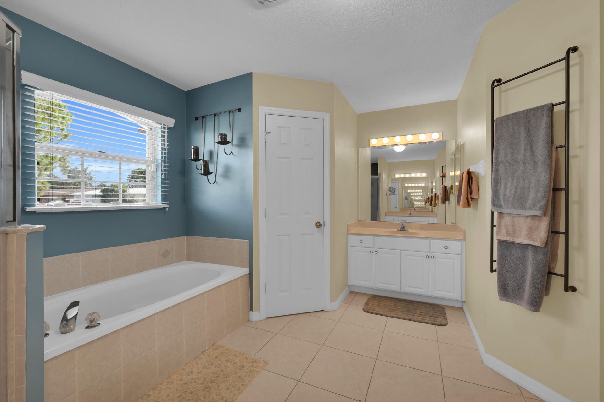 398 SE Bayview Terrace, Port Saint Lucie, FL 34983 Photo