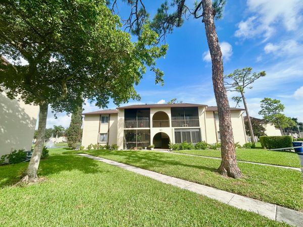 131 LAKE PINE Circle, Unit D-1, Greenacres, FL 33463