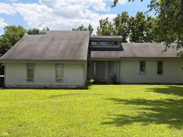 2485 W 50 S, Lebanon, IN 46052