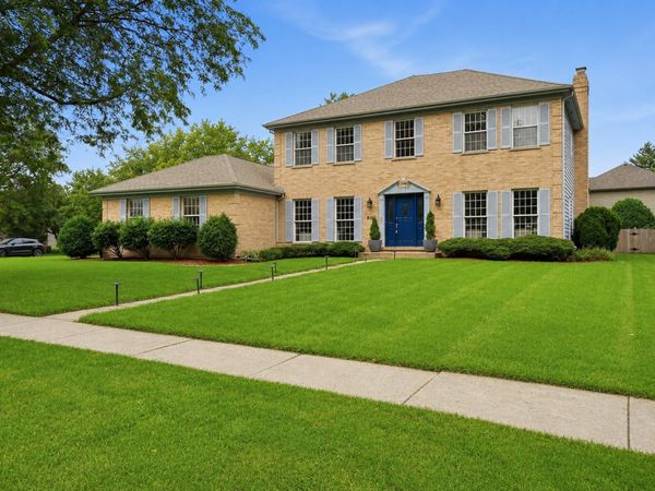 801 Fieldale Lane, Grayslake, IL 60030