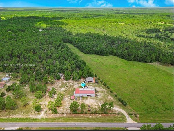 5263 Coy Burgess Loop , Defuniak Springs, FL 32435