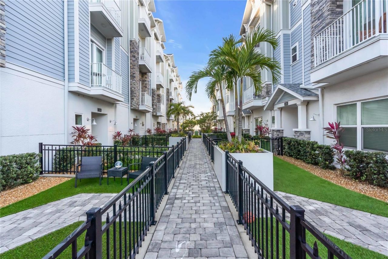 506 Laurel Park Drive, Unit 506, Sarasota, FL 34236 Photo