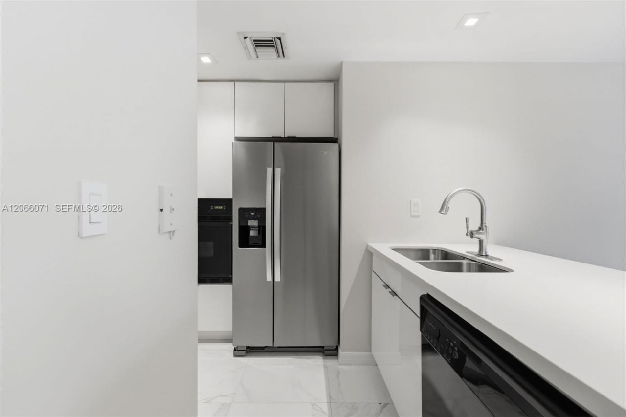 185 SE 14th Ter , Unit 1010, Miami, FL 33131 Photo