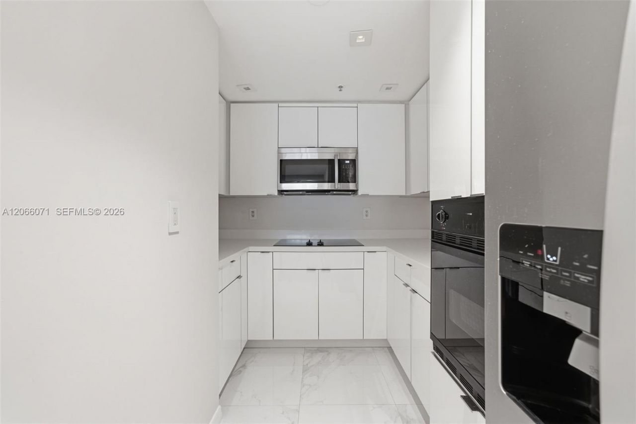 185 SE 14th Ter , Unit 1010, Miami, FL 33131 Photo